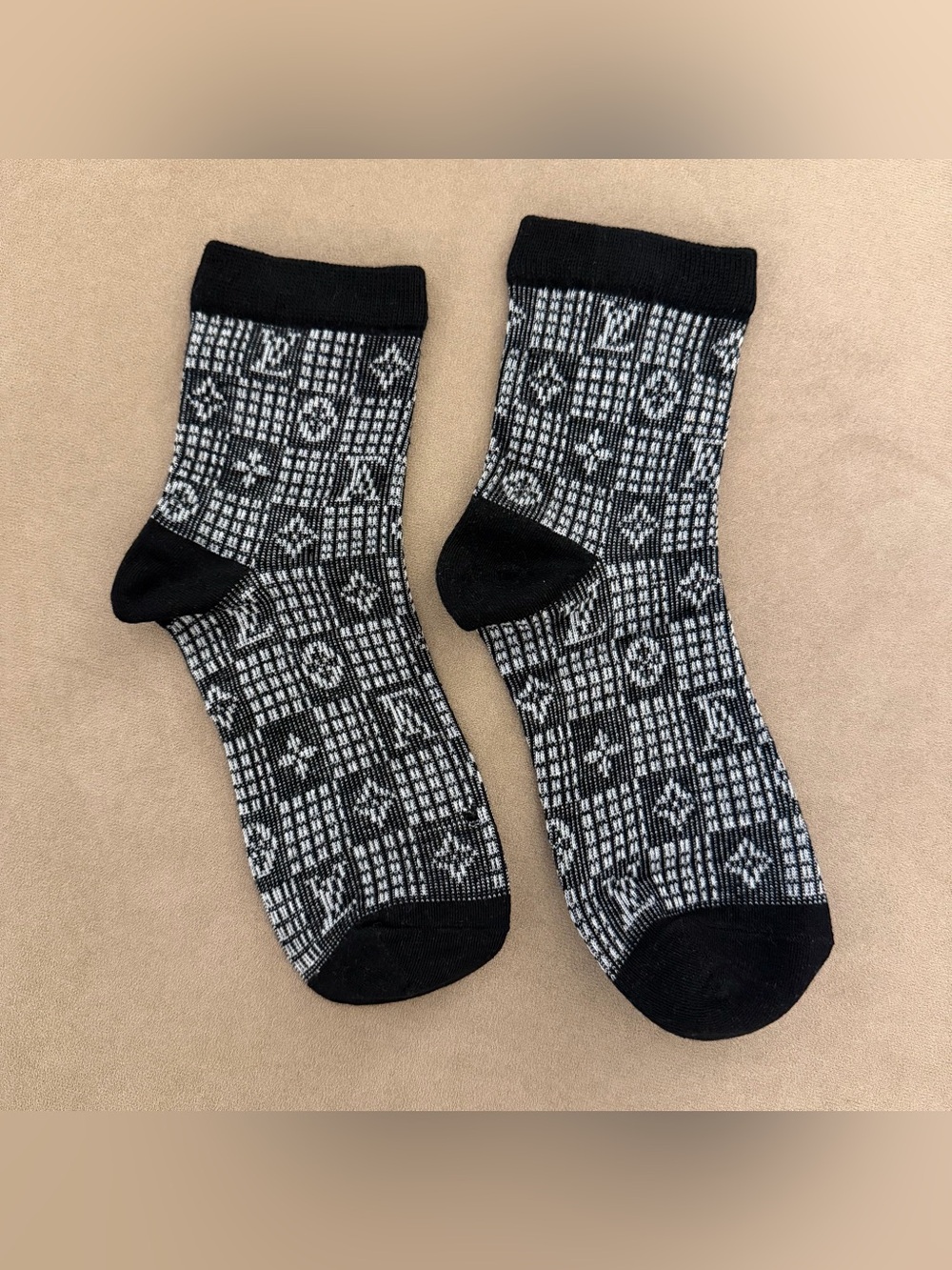 Designer Logo Pattern Knit Socks - Noir / Gris Anthracite